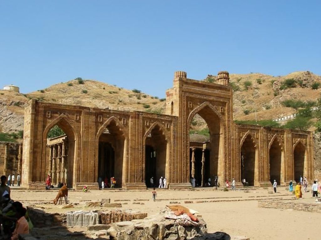 Jaipur Ajmer Pushkar Tour Package (RJ-105)